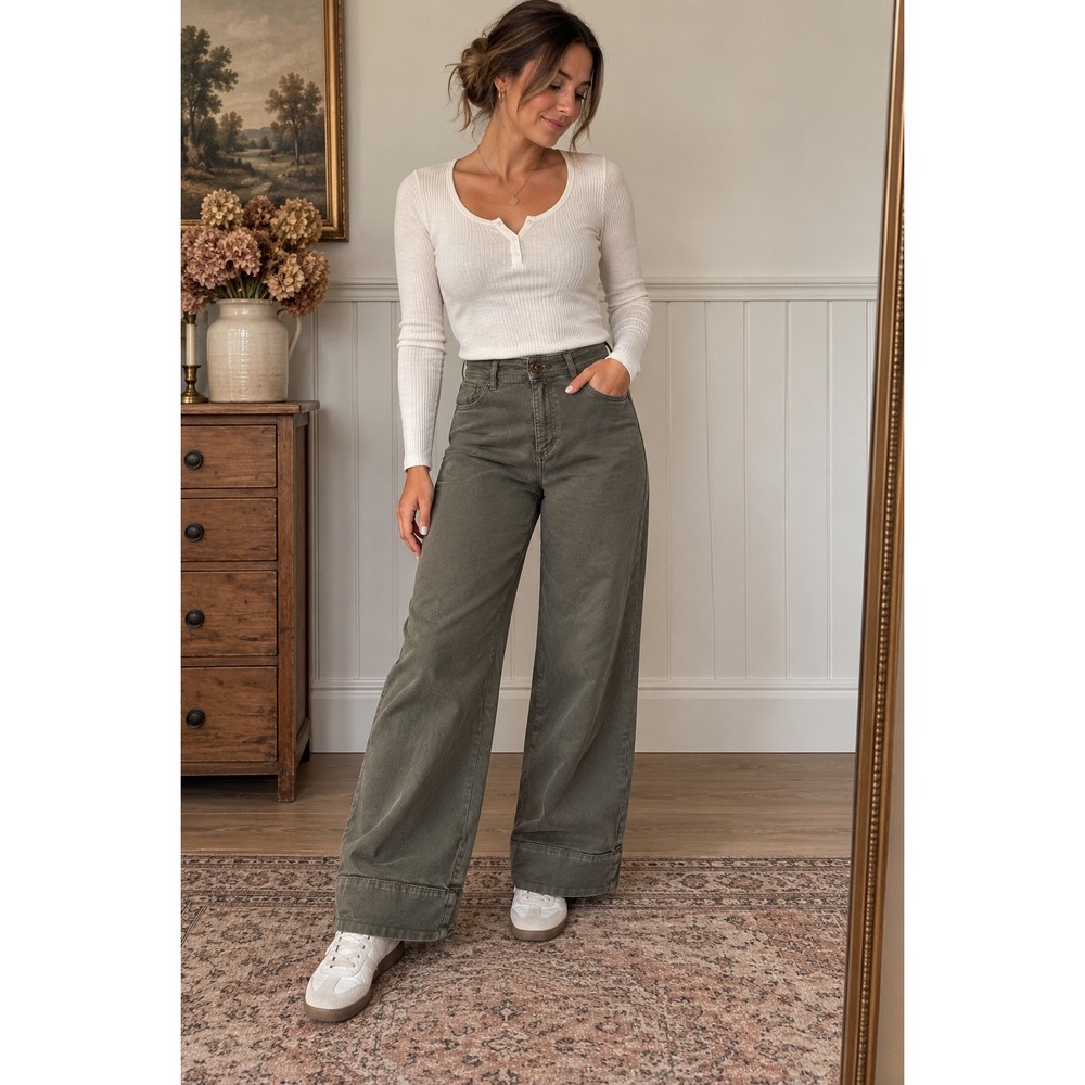 LOFT High Waist Wide Leg Cropped Pants – Olive Green – Size 0 / 25